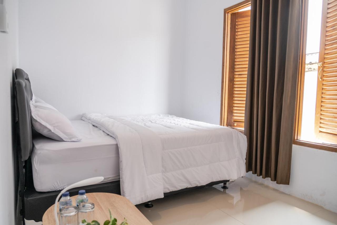 Azalia Homestay Yogyakarta Luaran gambar