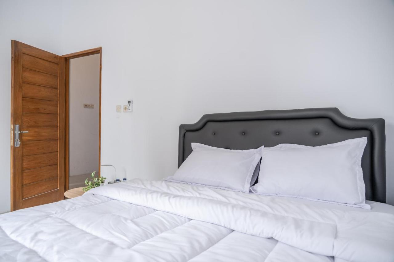 Azalia Homestay Yogyakarta Luaran gambar