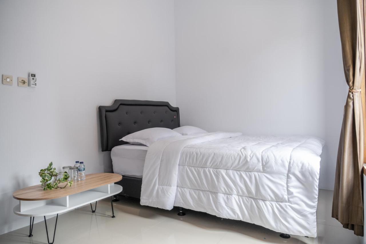 Azalia Homestay Yogyakarta Luaran gambar